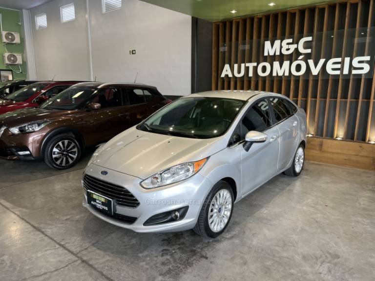 FORD - FIESTA - 2015/2015 - Prata - R$ 47.900,00