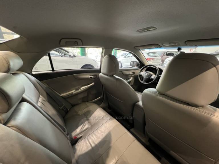 TOYOTA - COROLLA - 2012/2013 - Branca - R$ 65.900,00