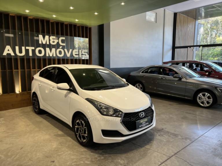 HYUNDAI - HB20S - 2019/2019 - Branca - R$ 68.900,00