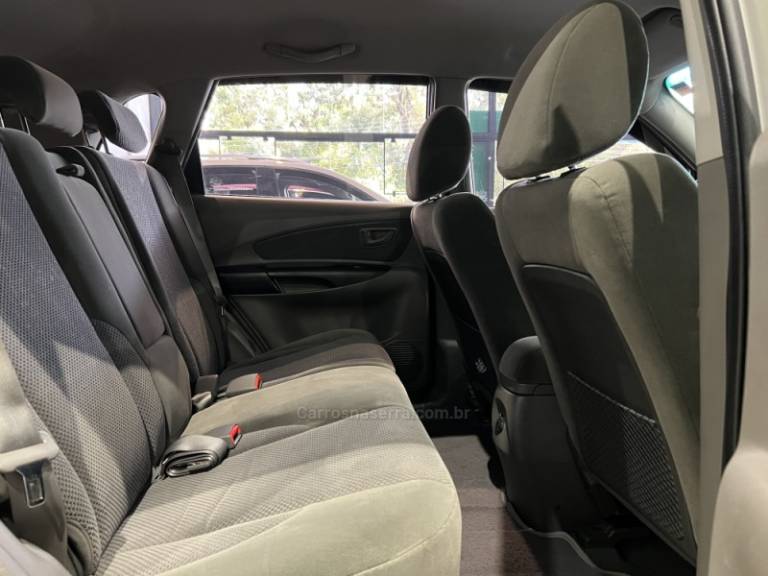 HYUNDAI - TUCSON - 2012/2013 - Prata - R$ 49.900,00