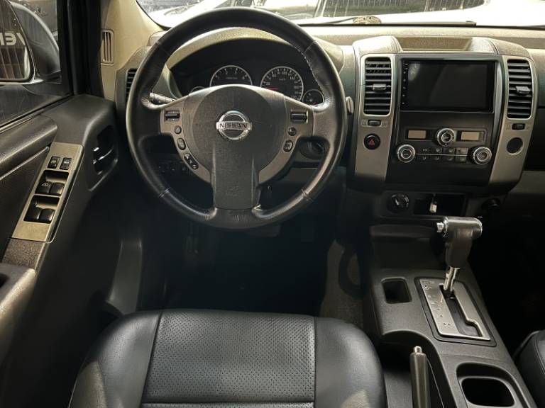 NISSAN - FRONTIER - 2014/2015 - Branca - R$ 102.900,00