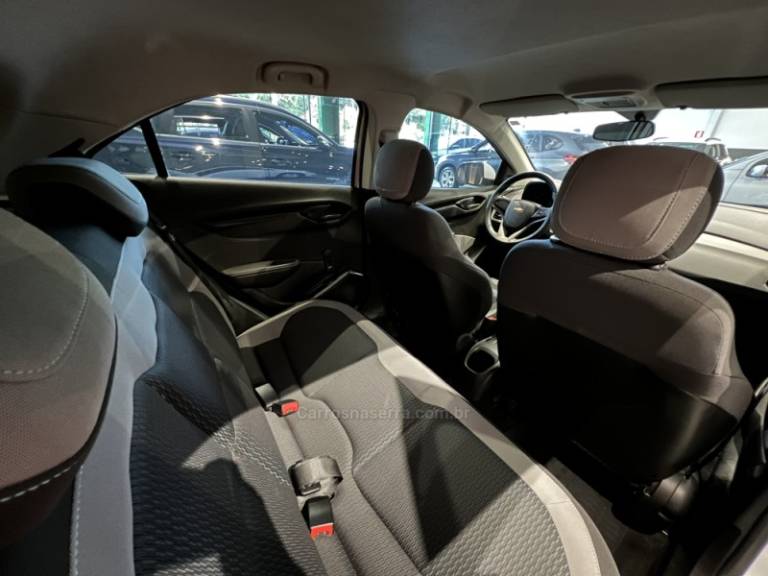 CHEVROLET - ONIX - 2015/2016 - Branca - R$ 45.900,00