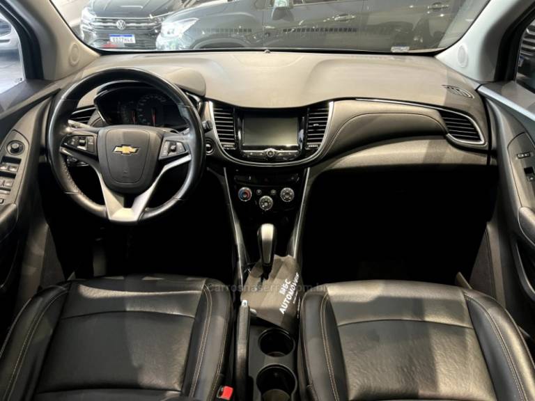 CHEVROLET - TRACKER - 2018/2018 - Cinza - R$ 89.900,00