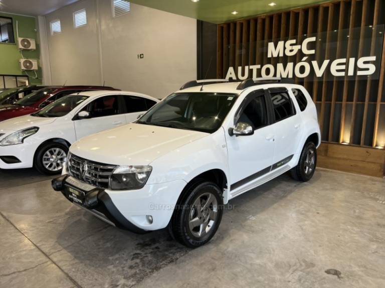 RENAULT - DUSTER - 2013/2014 - Branca - R$ 52.900,00
