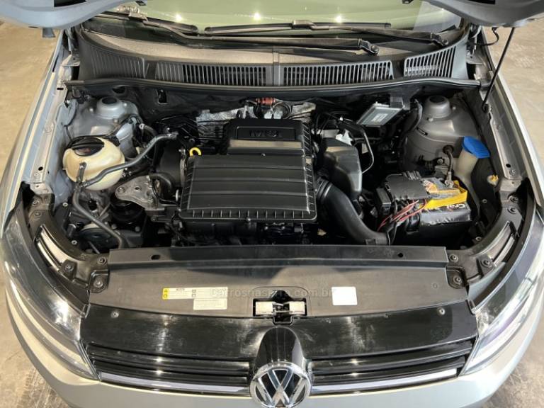 VOLKSWAGEN - FOX - 2015/2016 - Prata - R$ 53.900,00
