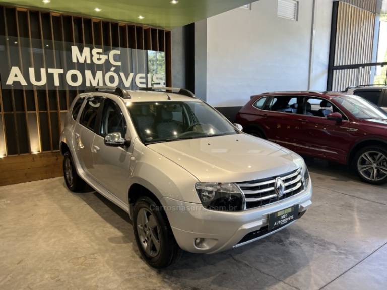 RENAULT - DUSTER - 2012/2013 - Prata - R$ 46.900,00