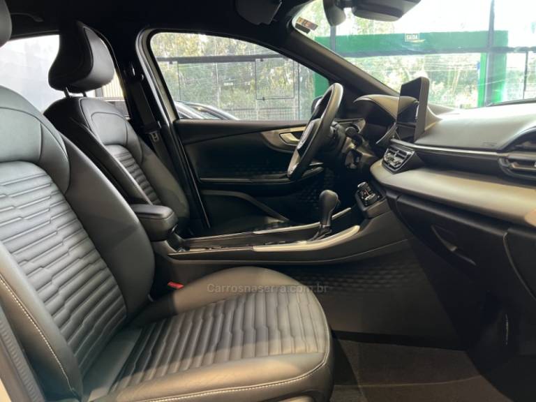 FIAT - FASTBACK - 2023/2023 - Branca - R$ 109.900,00