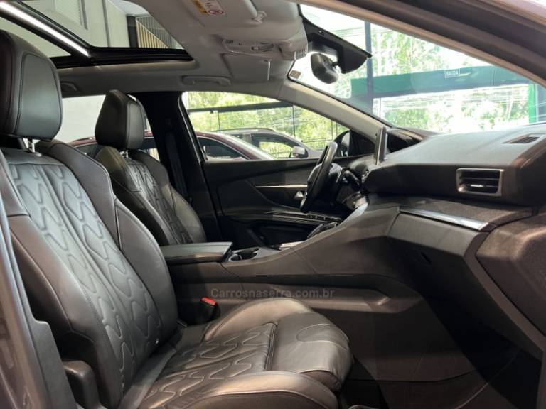 PEUGEOT - 3008 - 2022/2023 - Cinza - R$ 149.900,00