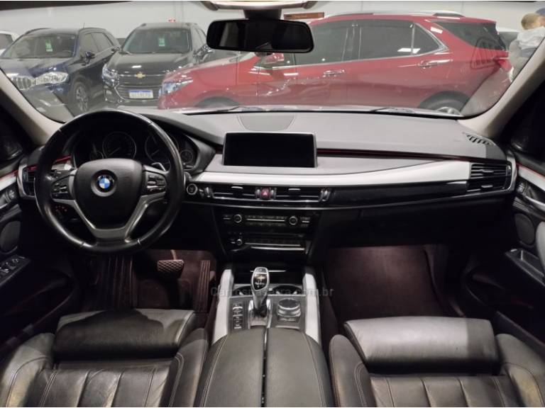 BMW - X5 - 2017/2017 - Prata - R$ 216.900,00