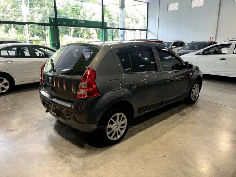 RENAULT - SANDERO - 2012/2012 - Cinza - R$ 30.900,00