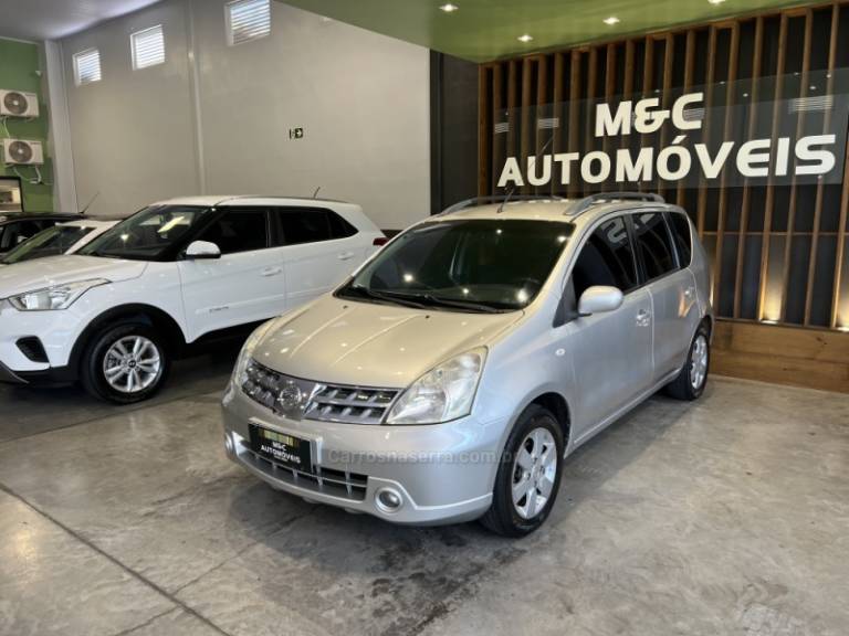 NISSAN - LIVINA - 2011/2012 - Prata - R$ 38.900,00