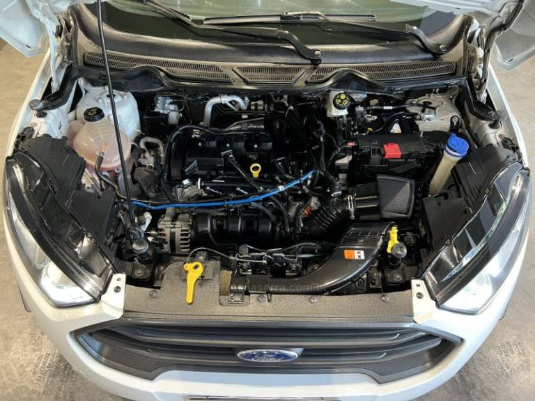 FORD - ECOSPORT - 2018/2019 - Branca - R$ 71.900,00