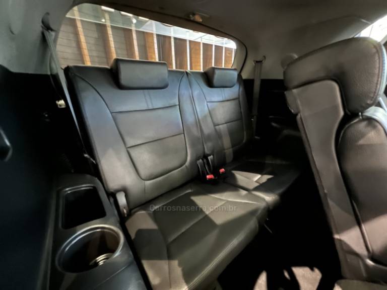 KIA MOTORS - SORENTO - 2012/2013 - Preta - R$ 69.900,00