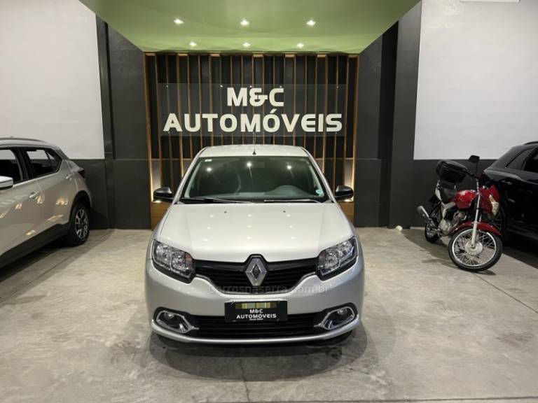RENAULT - LOGAN - 2014/2015 - Prata - R$ 33.900,00