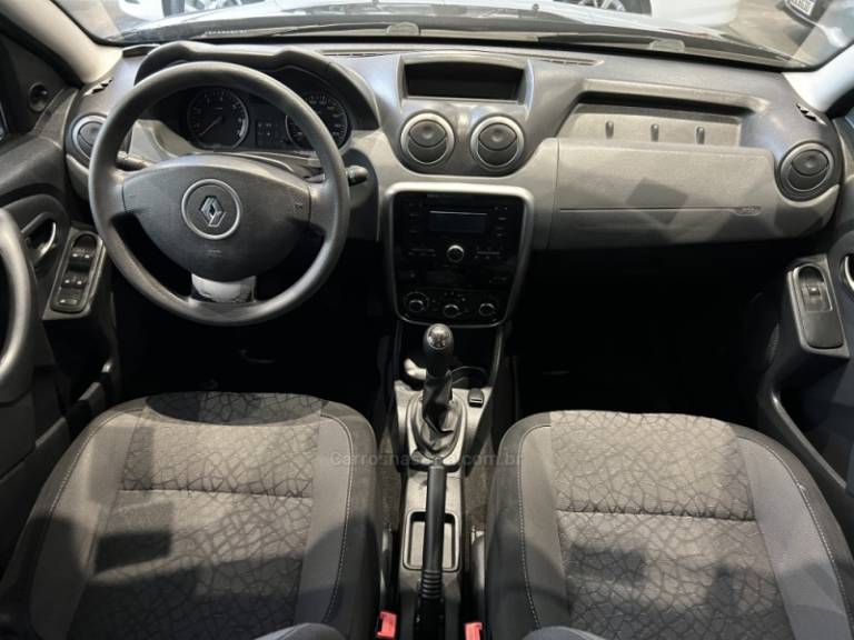 RENAULT - DUSTER - 2014/2015 - Preta - R$ 54.900,00