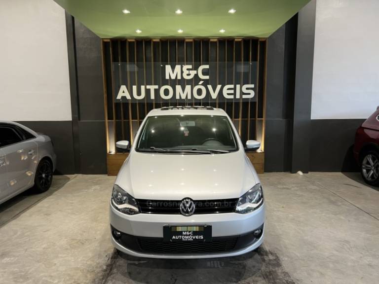 VOLKSWAGEN - FOX - 2013/2014 - Prata - R$ 42.900,00