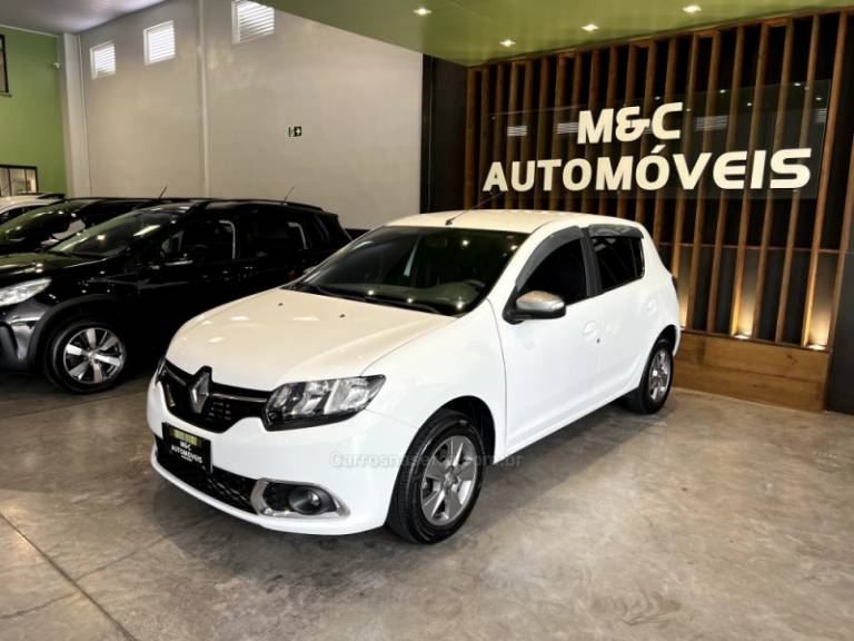 RENAULT - SANDERO - 2017/2018 - Branca - R$ 44.900,00