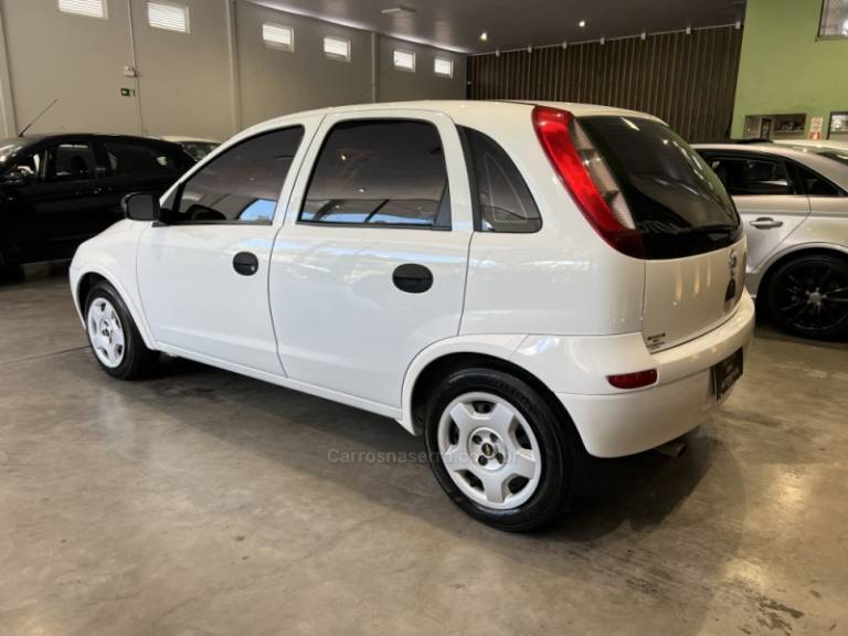 CHEVROLET - CORSA - 2006/2006 - Branca - R$ 21.900,00