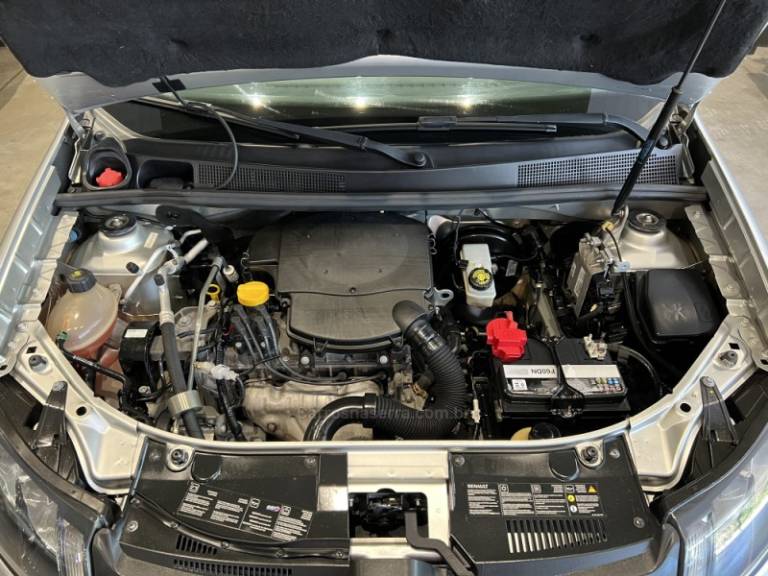 RENAULT - SANDERO - 2015/2016 - Prata - R$ 46.900,00