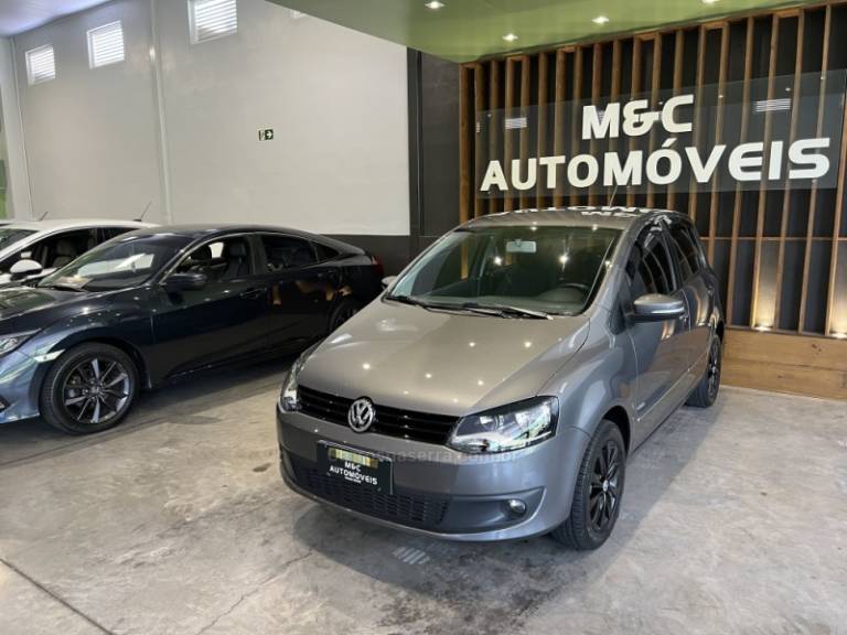 VOLKSWAGEN - FOX - 2010/2011 - Cinza - R$ 34.900,00