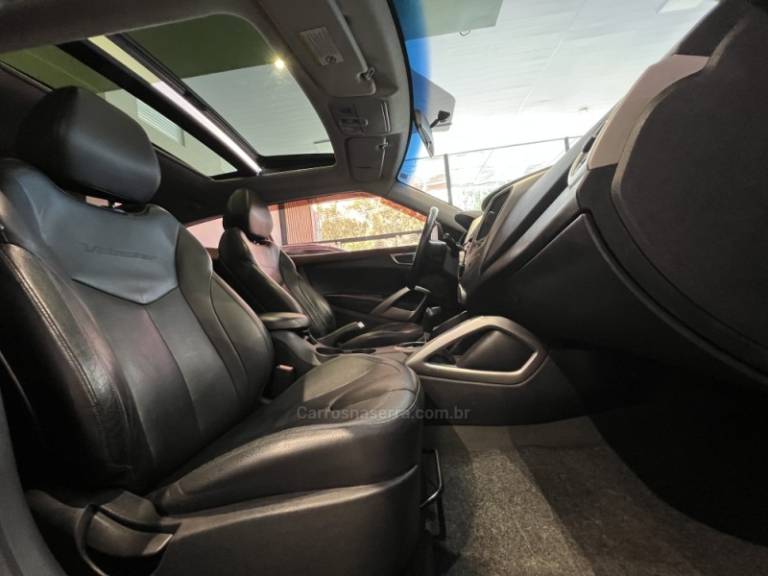 HYUNDAI - VELOSTER - 2011/2012 - Vermelha - R$ 57.900,00