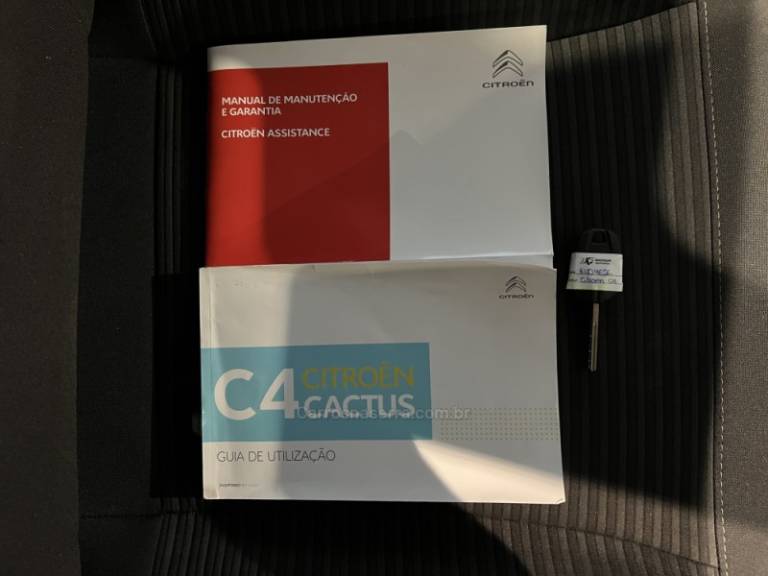CITROËN - C4 CACTUS - 2022/2023 - Cinza - R$ 83.900,00