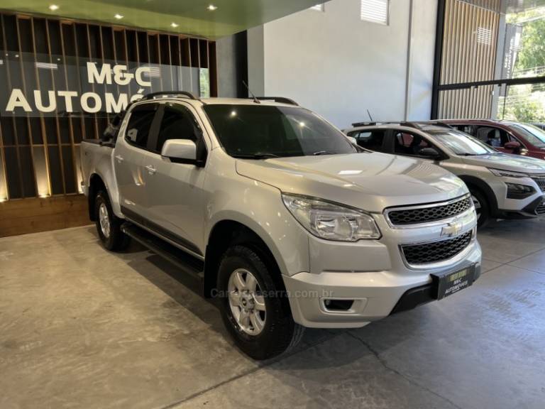 CHEVROLET - S10 - 2014/2015 - Prata - R$ 99.900,00