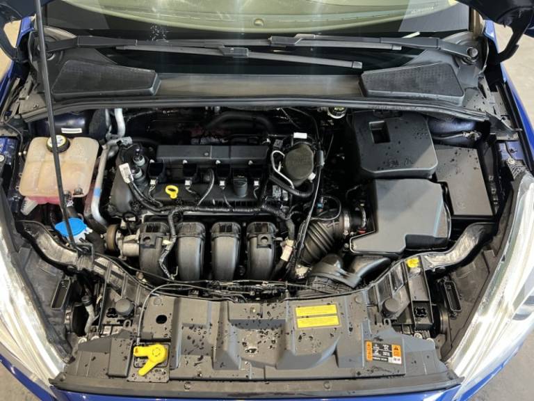 FORD - FOCUS - 2015/2016 - Azul - R$ 65.900,00