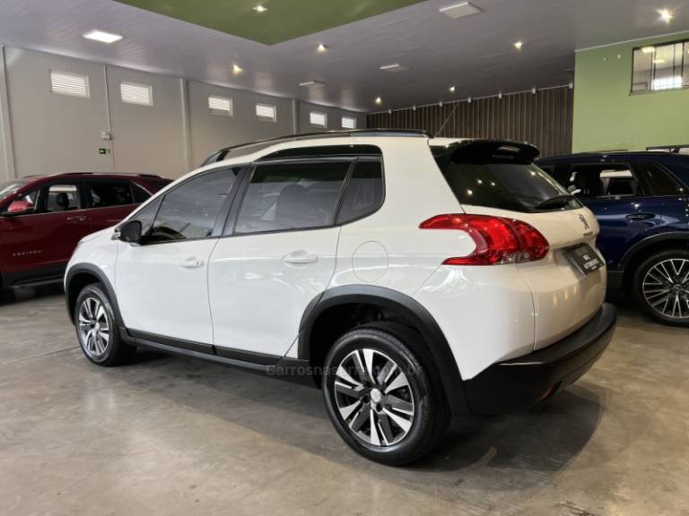 PEUGEOT - 2008 - 2022/2022 - Branca - R$ 71.900,00