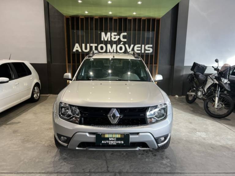RENAULT - OROCH - 2016/2017 - Prata - R$ 72.900,00