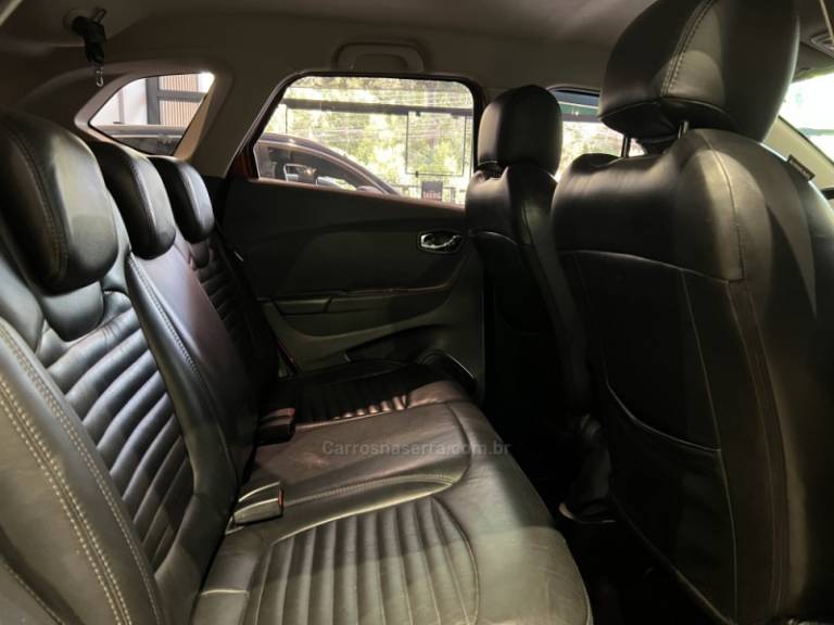 RENAULT - CAPTUR - 2019/2019 - Vermelha - R$ 73.900,00