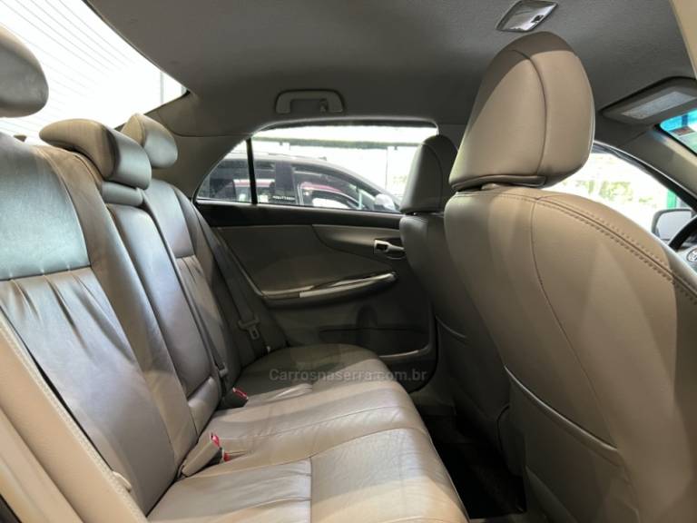 TOYOTA - COROLLA - 2012/2013 - Branca - R$ 65.900,00
