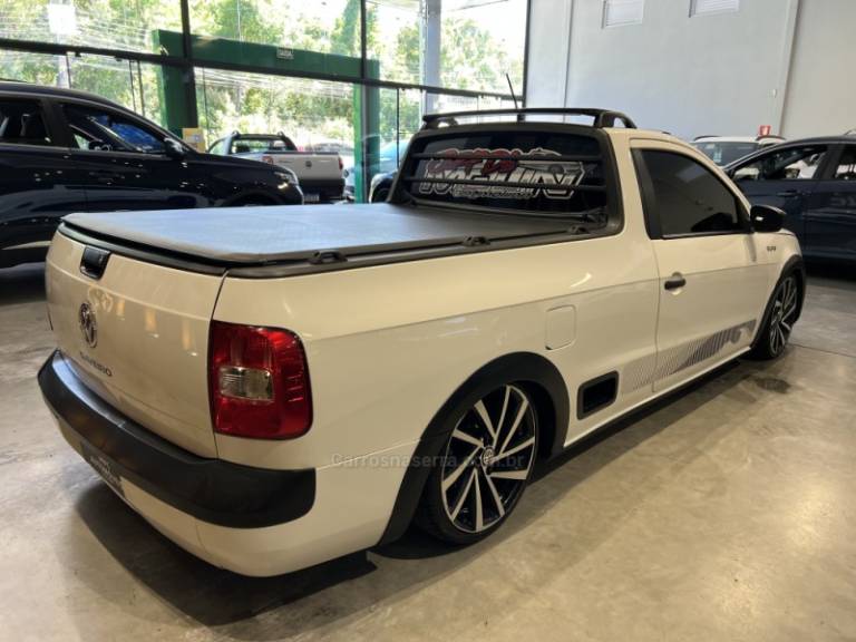 VOLKSWAGEN - SAVEIRO - 2014/2015 - Branca - R$ 49.900,00