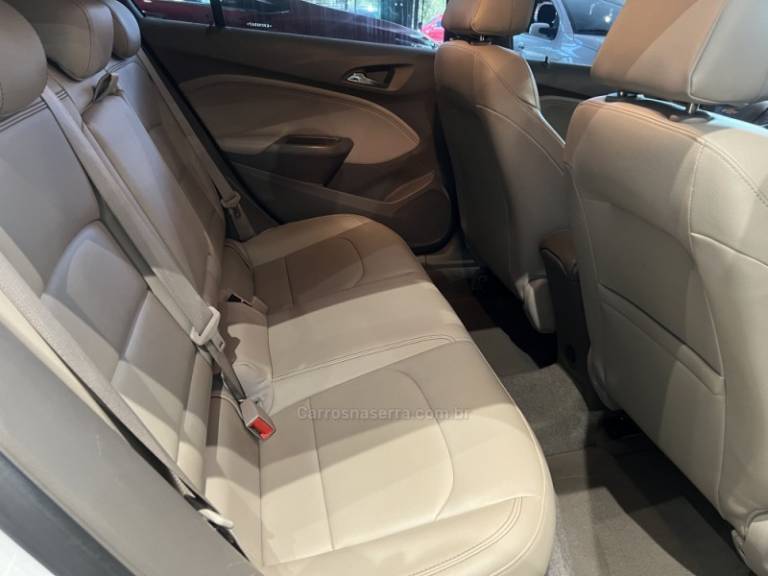 CHEVROLET - CRUZE - 2018/2019 - Branca - R$ 95.900,00