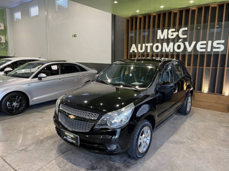 CHEVROLET - AGILE - 2013/2013 - Preta - R$ 36.900,00