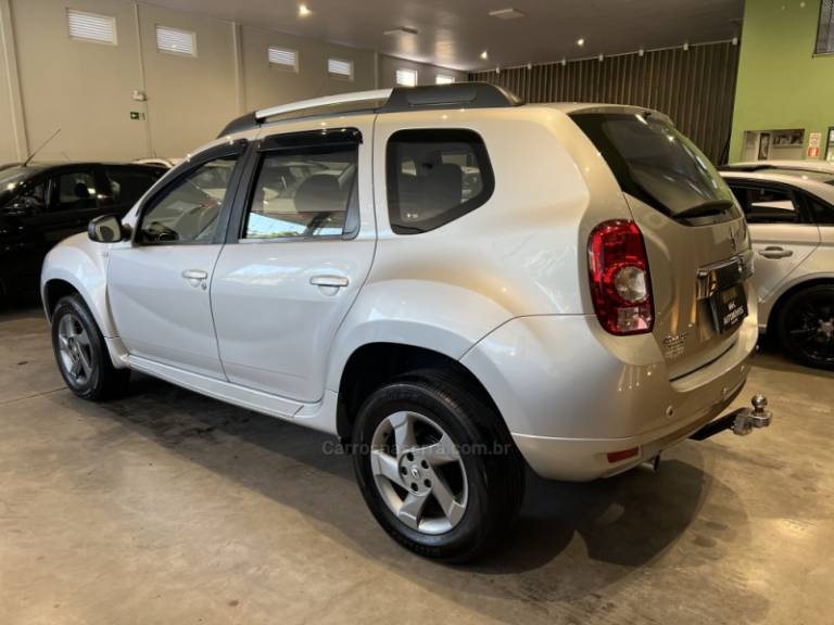 RENAULT - DUSTER - 2012/2013 - Prata - R$ 46.900,00