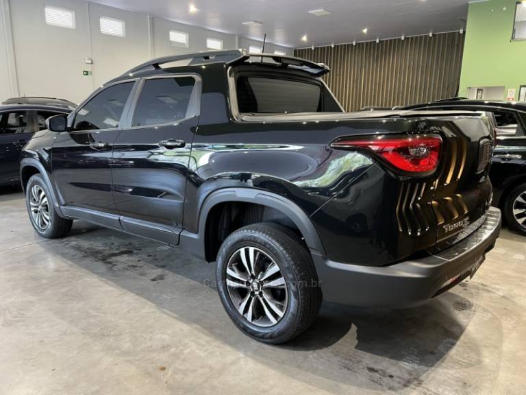 FIAT - TORO - 2024/2025 - Preta - R$ 139.900,00