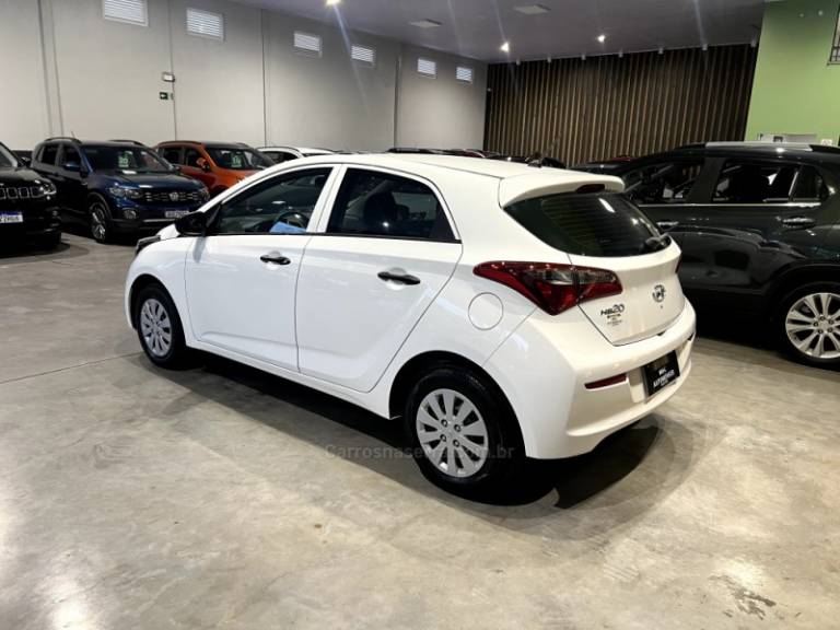 HYUNDAI - HB20 - 2019/2019 - Branca - R$ 53.900,00