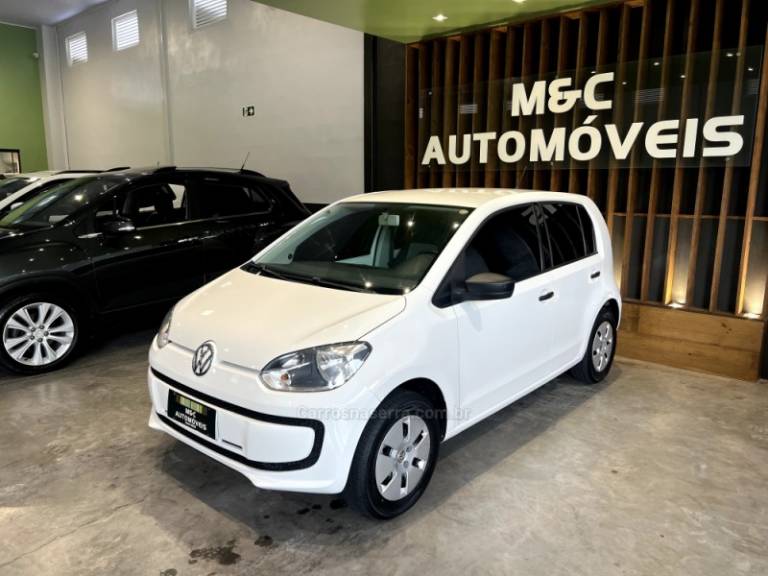 VOLKSWAGEN - UP - 2016/2017 - Branca - R$ 42.900,00