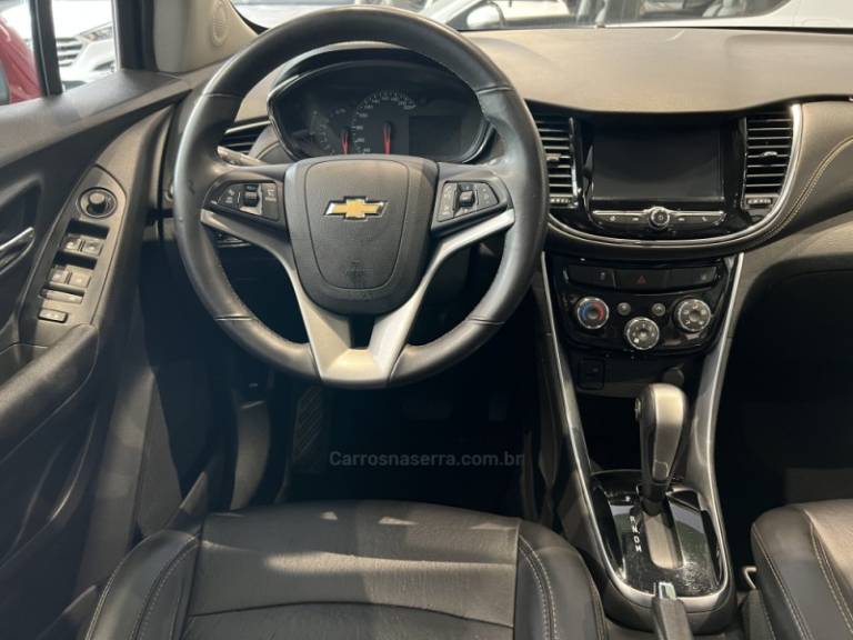 CHEVROLET - TRACKER - 2017/2018 - Vermelha - R$ 85.900,00