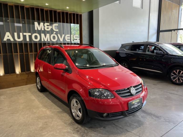 VOLKSWAGEN - SPACEFOX - 2009/2010 - Vermelha - R$ 34.900,00