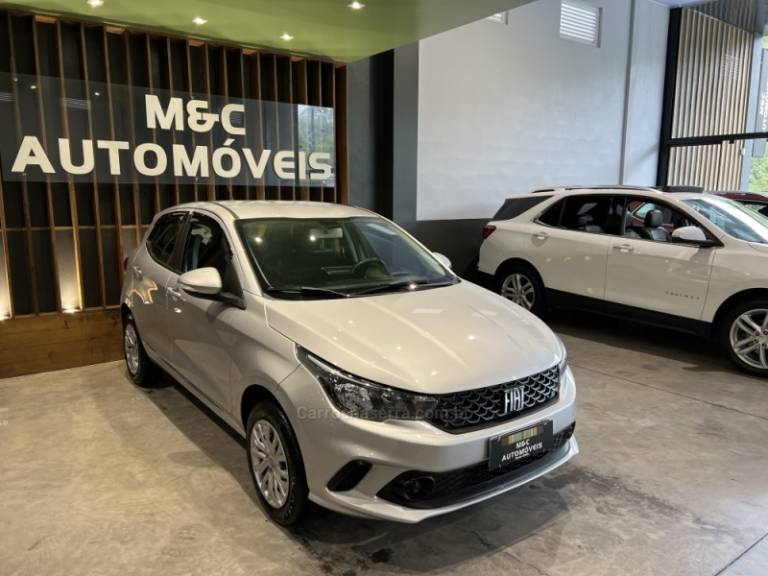 FIAT - ARGO - 2021/2022 - Prata - R$ 58.900,00