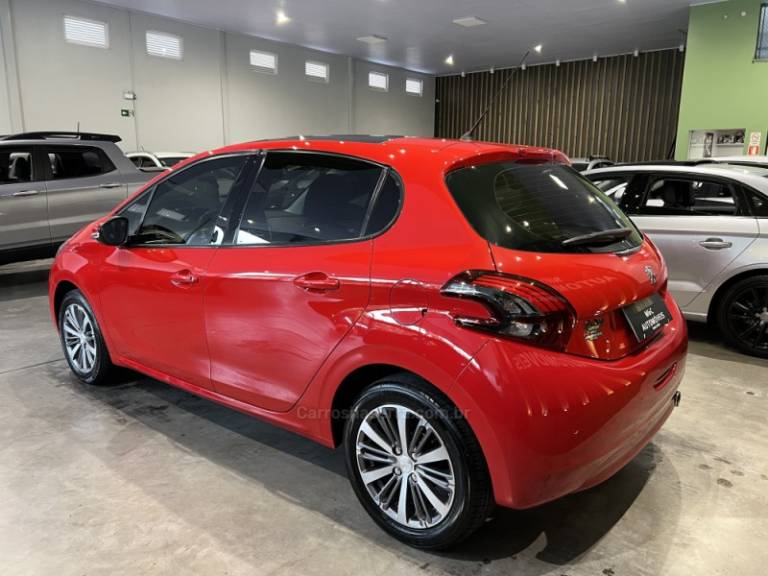 PEUGEOT - 208 - 2018/2019 - Vermelha - R$ 63.900,00