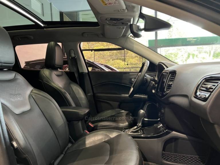JEEP - COMPASS - 2020/2021 - Preta - R$ 119.900,00
