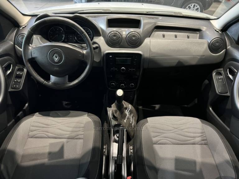 RENAULT - DUSTER - 2013/2014 - Branca - R$ 52.900,00