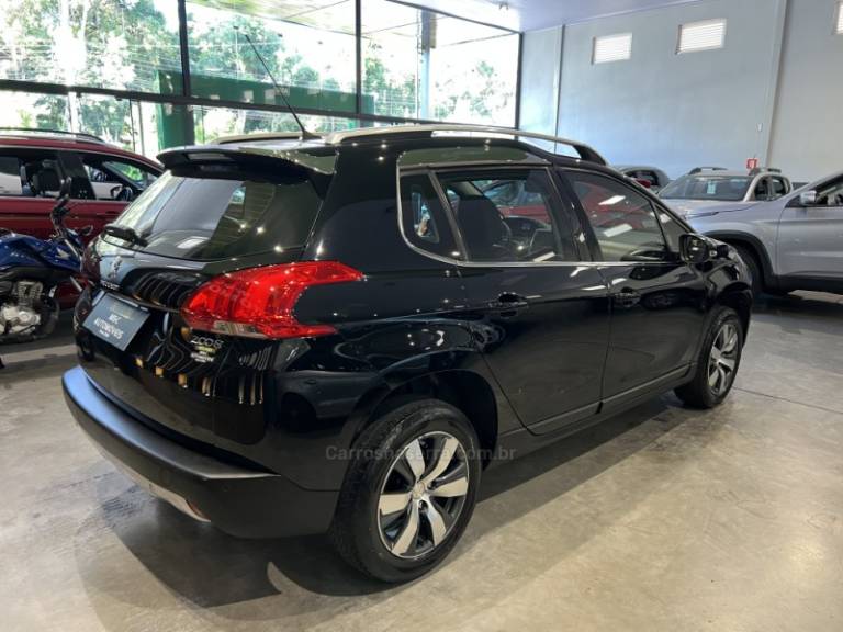 PEUGEOT - 2008 - 2015/2016 - Preta - R$ 56.900,00
