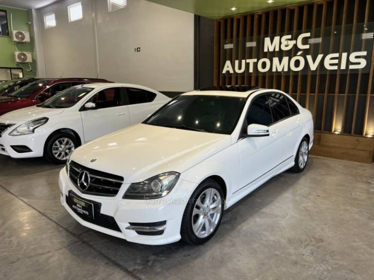 MERCEDES-BENZ - C 200 - 2013/2013 - Branca - R$ 79.900,00