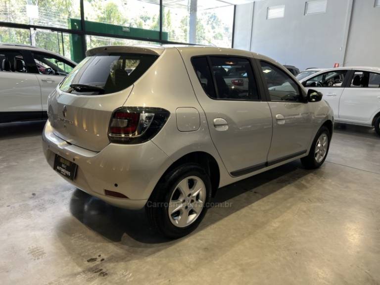 RENAULT - SANDERO - 2018/2019 - Prata - R$ 43.900,00