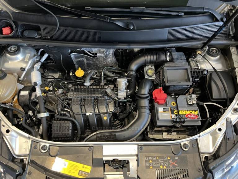 RENAULT - SANDERO - 2018/2019 - Prata - R$ 43.900,00