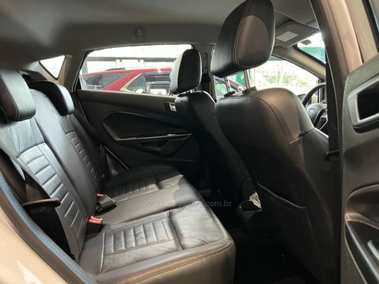 FORD - FIESTA - 2014/2015 - Branca - R$ 46.900,00